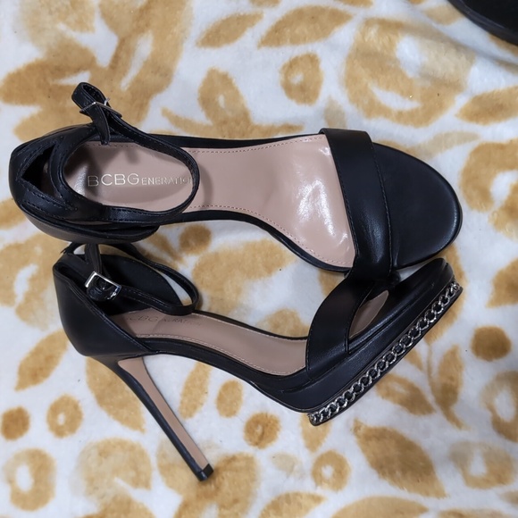 BCBGeneration Black Heels with Elegant Strappy Design - Picture 7 of 9